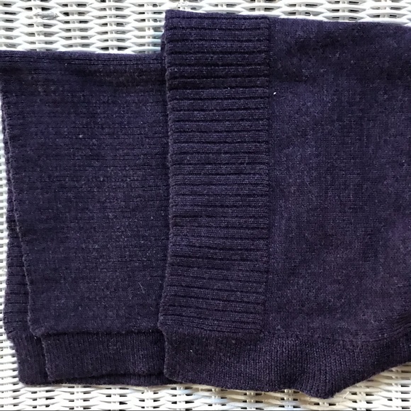 Tahari merino wool dark purple sweater size small - Picture 4 of 4